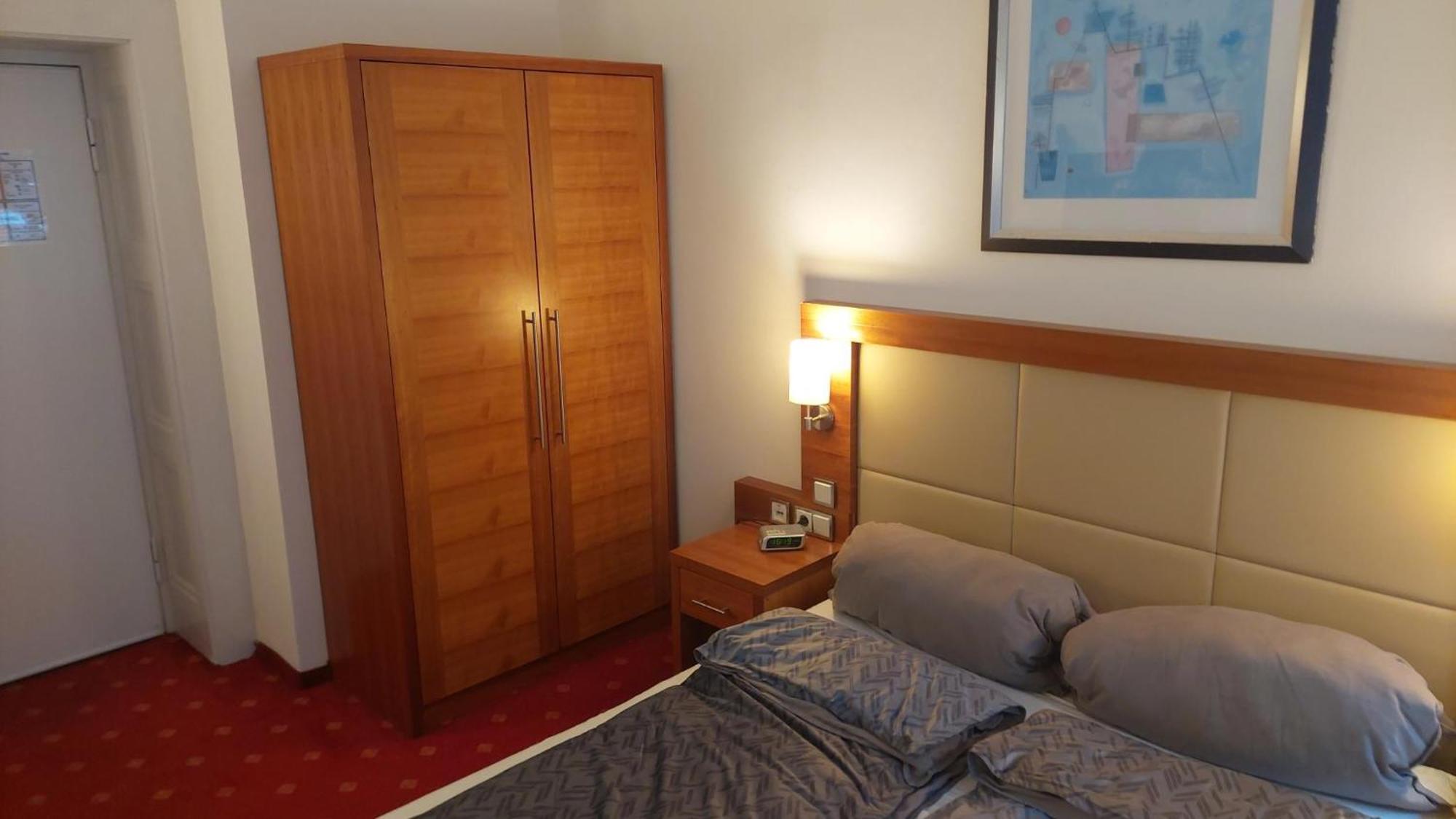 Die Villa, Zimmer 17, Dz 勒沃库森 外观 照片