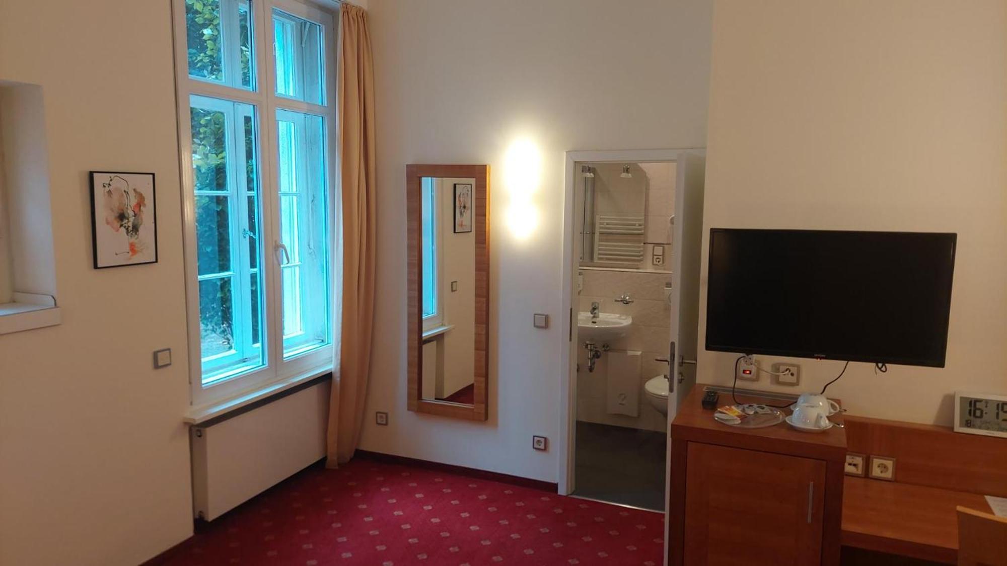 Die Villa, Zimmer 17, Dz 勒沃库森 外观 照片