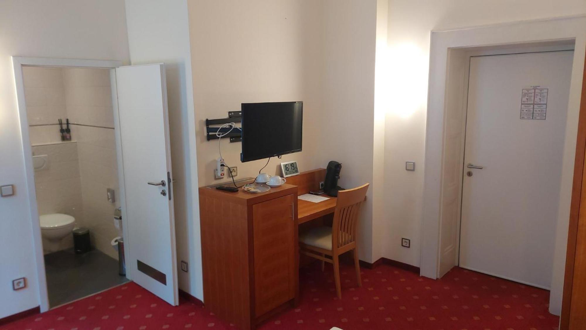 Die Villa, Zimmer 17, Dz 勒沃库森 外观 照片